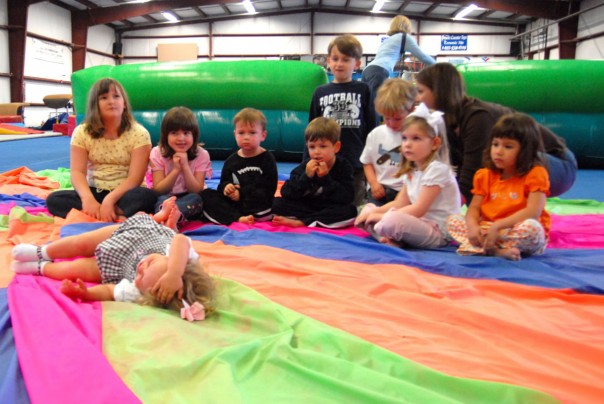 Emma Kate didn't want to cooperate with the group photo